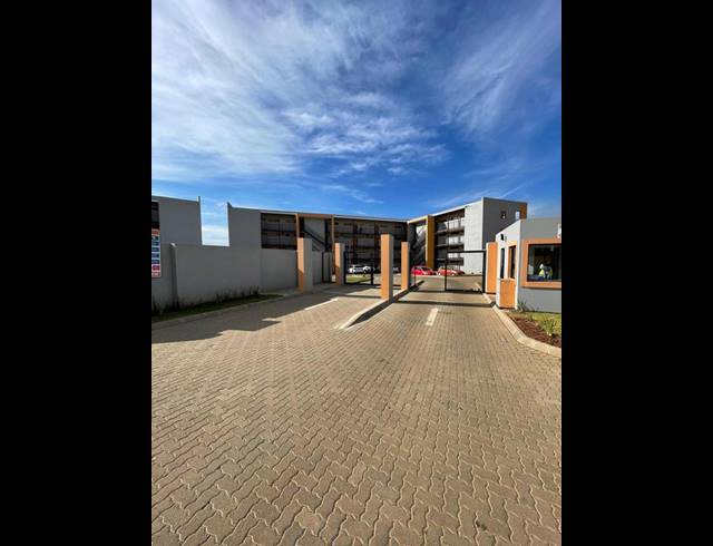 1 BEDROOM APARTMENT FOR SALE IN PROTEA GLEN